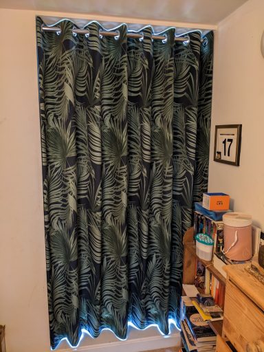 Eyelet curtains in the recess on recess brackets in Banbury Eyelet curtains in the recess